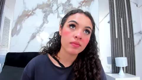 Snapshot of kim_lennon chatting on October 2025 08:17:01 PM K I M online show from October 2025 08:17:01 PM