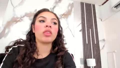 Snapshot of kim_lennon chatting on October 2025 01:19:01 PM K I M online show from October 2025 01:19:01 PM