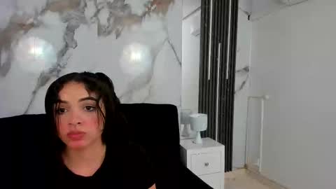Snapshot of kim_lennon chatting on October 2025 01:14:01 PM K I M online show from October 2025 01:14:01 PM