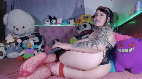 Snapshot of kimberkiss_19_ chatting on October 2025 03:58:01 PM vivi independent model online show from October 2025 03:58:01 PM