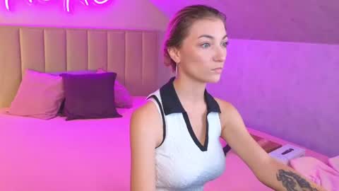 Snapshot of kimberlly_smith chatting on June 2026 11:17:02 PM kimberlly_smith online show from June 2026 11:17:02 PM