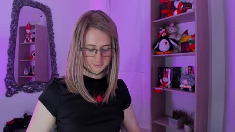 kimberly_thonson online show from December 2025 04:12:02 PM