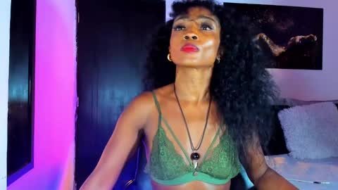 Snapshot of kimberlybanks2 chatting on January 2025 10:30:02 PM Kimberly Banks online show from January 2025 10:30:02 PM