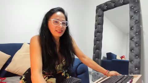 Kimberly online show from May 2026 12:49:01 AM