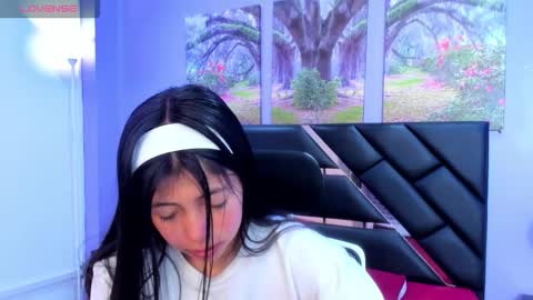 Kimberly Villalobos online show from September 2025 11:32:02 AM