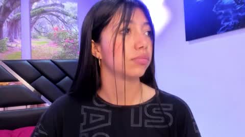 Kimberly Villalobos online show from November 2025 12:59:01 PM