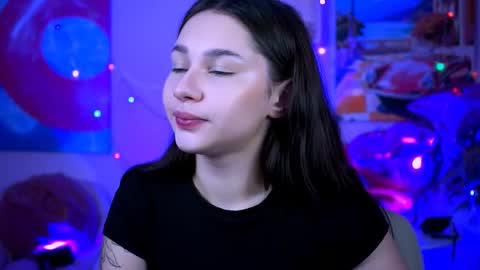 kimclarks online show from September 2025 05:25:01 PM