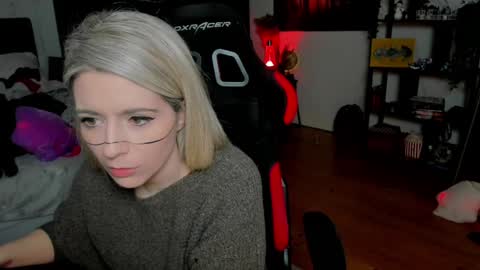 Wolfs Girl online show from February 2026 06:24:02 PM