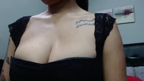 Snapshot of kimlips_ac chatting on January 2025 02:00:02 AM kim online show from January 2025 02:00:02 AM