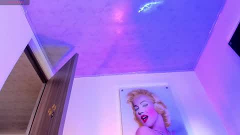 kimmberly_saenz_ online show from January 2026 10:01:02 PM