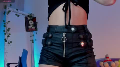 Kimm online show from November 2025 02:04:02 AM