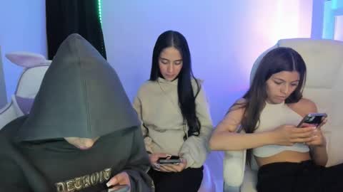 kimmi online show from December 2024 02:30:02 AM