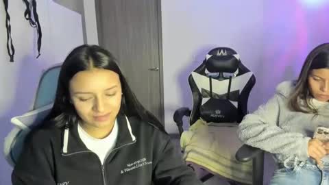 kimmi online show from November 2025 11:15:02 PM