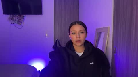 kimmi online show from March 2026 09:53:02 PM