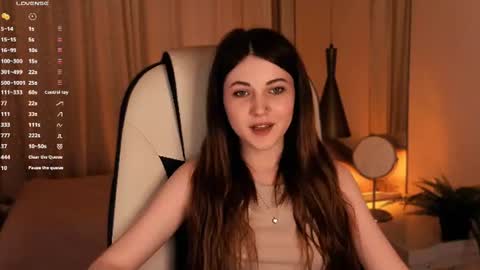 Snapshot of kimmie_shine chatting on June 2026 07:43:01 AM Your Kimmie follow me online show from June 2026 07:43:01 AM