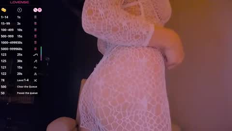 Snapshot of kimmy_chi chatting on June 2026 06:14:01 PM Lo online show from June 2026 06:14:01 PM