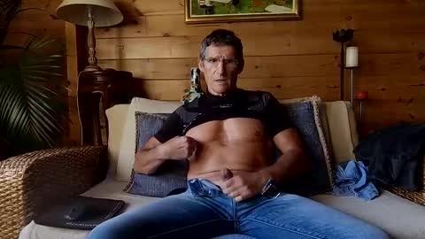 kimonoblues online show from November 2025 02:05:01 PM