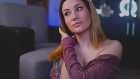 Snapshot of kimskye chatting on January 2025 11:54:01 PM KimSkye online show from January 2025 11:54:01 PM