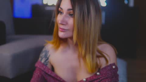 Snapshot of kimskye chatting on January 2025 06:11:01 AM KimSkye online show from January 2025 06:11:01 AM