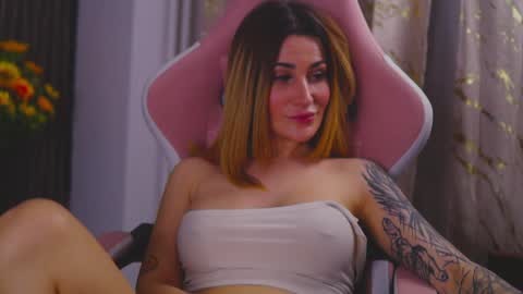 Snapshot of kimskye chatting on February 2025 03:52:02 PM KimSkye online show from February 2025 03:52:02 PM