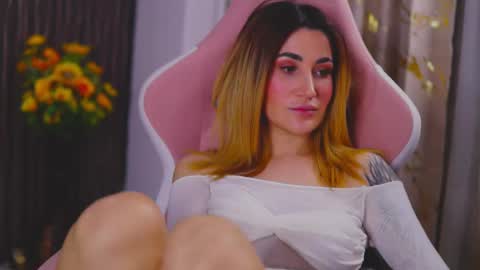 Snapshot of kimskye chatting on February 2025 01:54:02 AM KimSkye online show from February 2025 01:54:02 AM