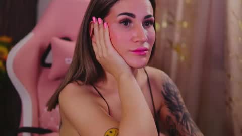 Snapshot of kimskye chatting on March 2025 04:38:02 AM KimSkye online show from March 2025 04:38:02 AM