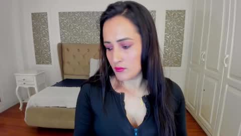 Kim online show from December 2025 07:51:02 PM