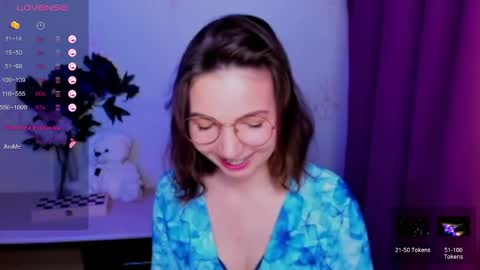 Hazel online show from April 2026 07:07:02 PM