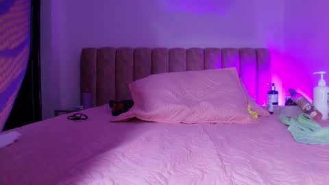 Bella online show from November 2025 03:06:01 AM