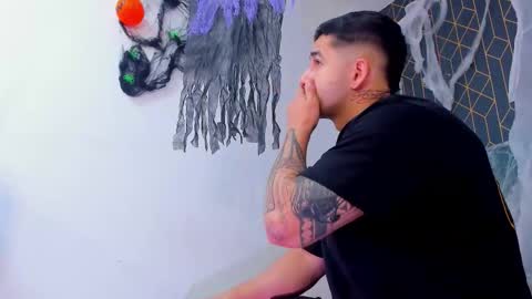 Angel Falconer online show from October 2025 01:06:01 AM