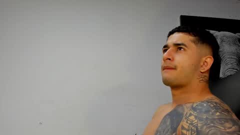 Angel Falconer online show from November 2025 01:22:01 AM