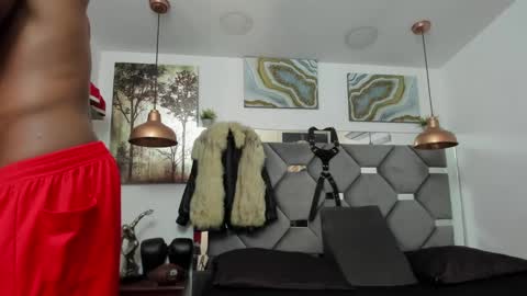 Snapshot of king_fitt_ chatting on January 2025 12:51:02 PM HOT MEN BLACK online show from January 2025 12:51:02 PM