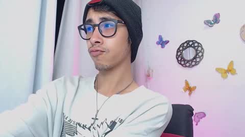 kingdanny_8 online show from October 2025 02:33:01 AM