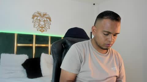 Snapshot of kingg_jay chatting on May 2026 12:21:02 PM kingg_jay online show from May 2026 12:21:02 PM