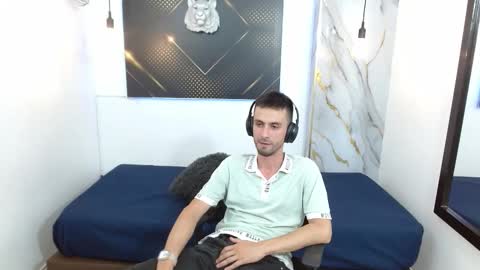 KING  online show from March 2026 03:14:01 AM