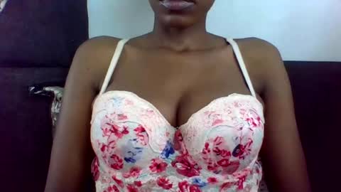 Snapshot of kingrena chatting on July 2026 10:00:02 AM Rena-sexy online show from July 2026 10:00:02 AM