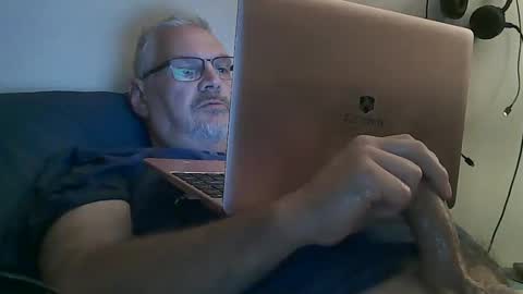 kingtongue10 online show from September 2025 11:45:01 AM