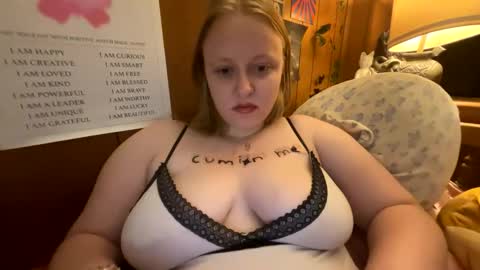 kinkikittiekat online show from January 2025 01:50:01 AM