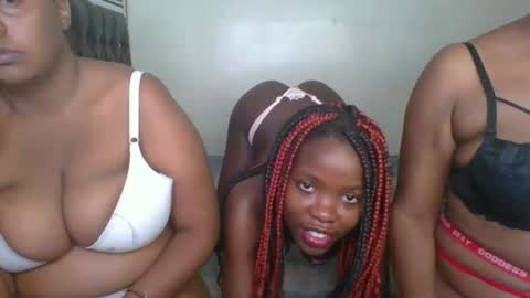 kinky_aria online show from September 2025 06:02:02 PM