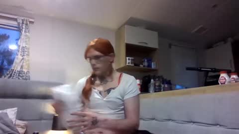 Snapshot of kinkycouple37305 chatting on February 2026 05:45:02 PM kinkycouple online show from February 2026 05:45:02 PM