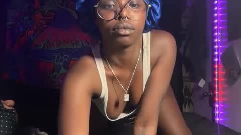 Snapshot of kinkycoupleinteracial chatting on September 2025 01:06:01 AM interracialfacial online show from September 2025 01:06:01 AM