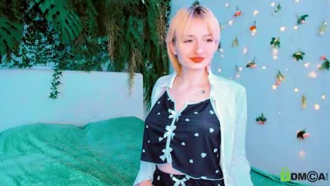 Snapshot of kira__cutie chatting on May 2026 09:10:02 PM Kira online show from May 2026 09:10:02 PM