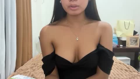 kira_danaya online show from April 2026 04:07:01 PM