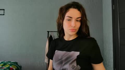 Snapshot of kira_love1 chatting on April 2026 09:31:01 AM Kira love1 online show from April 2026 09:31:01 AM