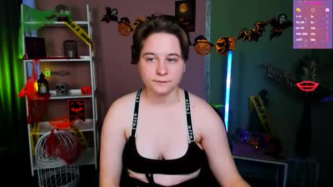 Snapshot of kira_neko chatting on October 2025 07:40:01 AM Kira online show from October 2025 07:40:01 AM