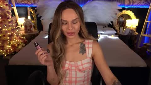 kiraagray online show from December 2025 02:00:02 PM