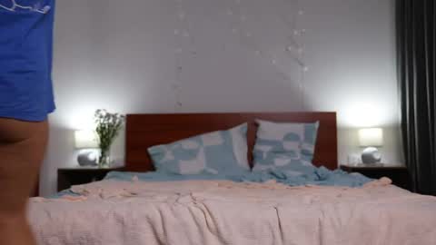 kira bloom online show from April 2026 08:52:02 AM