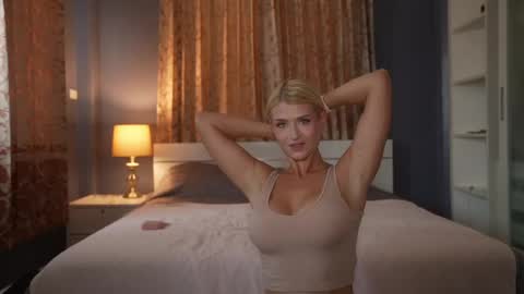kira bloom online show from May 2026 07:04:02 AM