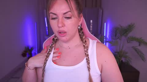 Kira online show from February 2025 08:58:01 PM