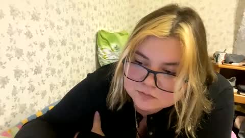 Snapshot of kiracobb chatting on December 2024 05:25:01 PM Just Kira online show from December 2024 05:25:01 PM